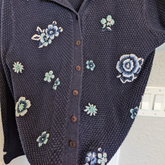 VINTAGE 90s | Navy | FLORAL | Button Up | EMBROIDERED CARDIGAN | XL| Van Heusen - Picture 7 of 9